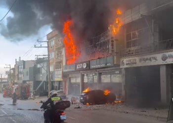 Bursa'da mobilya atölyesinde yangın