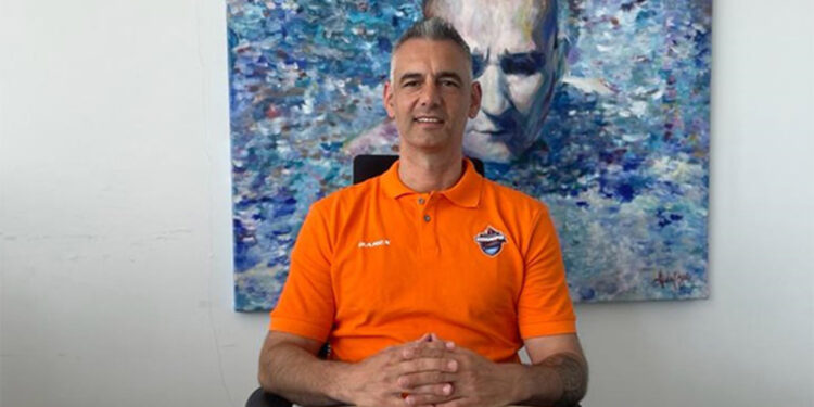 Çağdaş Bodrum Spor'da Tolga Tekinalp görevinden ayrıldı