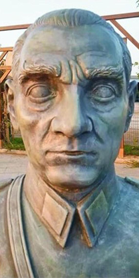 Tepki çeken Atatürk büstü kaldırıldı