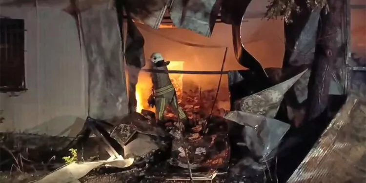 Çatalca'da fabrikada yangın