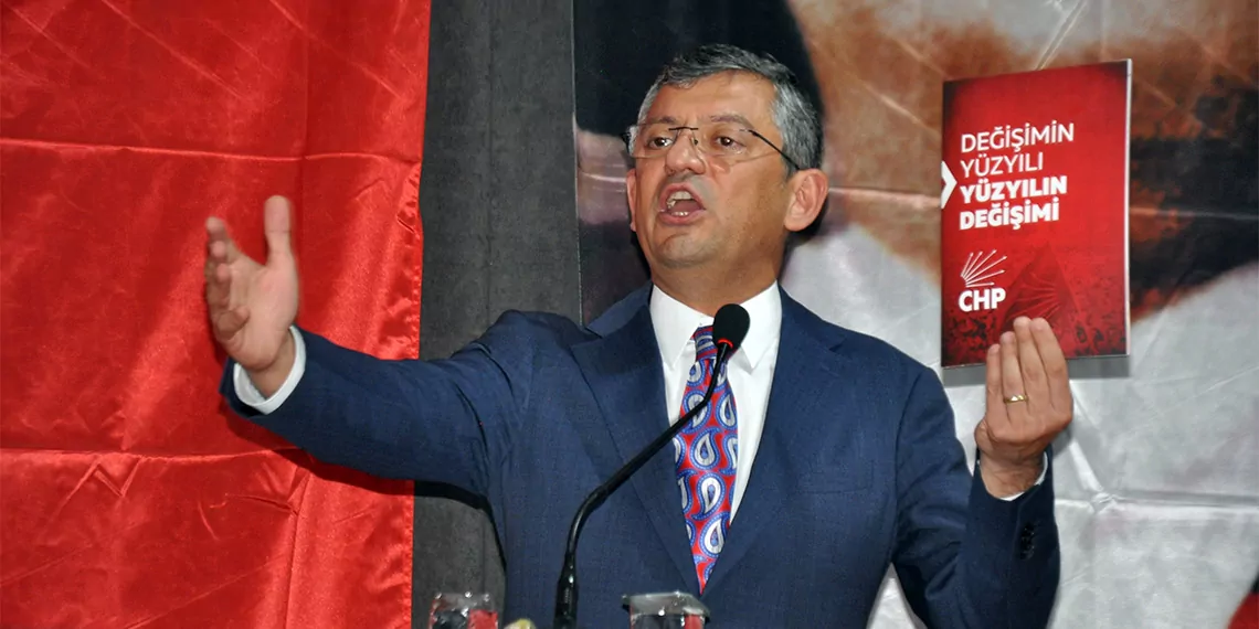 Chp grup başkanı özgür özel, kurultaya kadar grup toplantılarına katılmayacağını belirterek, "kurultaya kadar istifa etmeyeceğim. Görevimi resmen bırakmıyorum ama fiilen grup başkanlığı yapmayacağım" dedi.