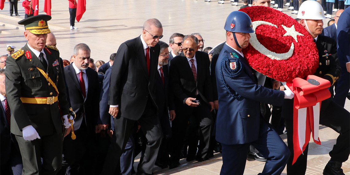 Devlet erkanı Anıtkabir'de