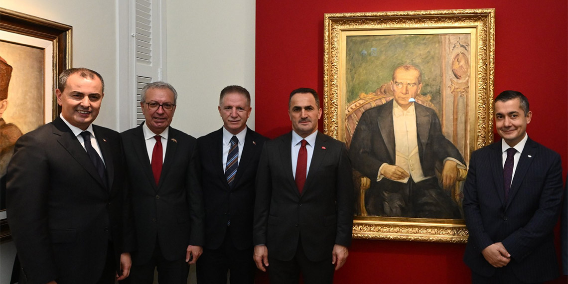 Türkiye İş Bankası’nın uzun yıllar Beyoğlu Şubesi olarak hizmet veren, korunması gerekli kültür varlığı tescili bulunan tarihi binası Resim Heykel Müzesi'ne dönüştürüldü.