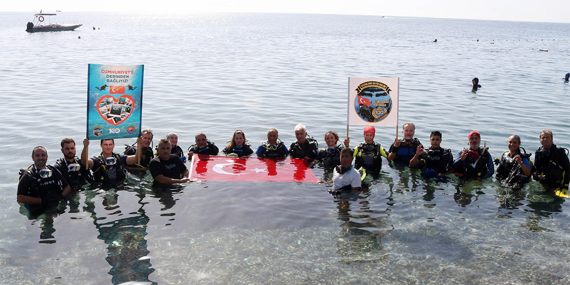 1000 dalgıç Türk bayrağı açıp dalış yaptı