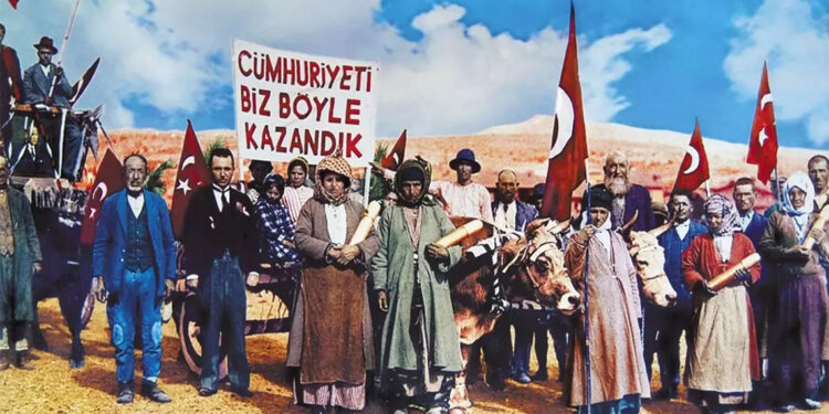 ‘Cumhuriyet'i biz böyle kazandık’ isimli fotoğraf canlandırıldı