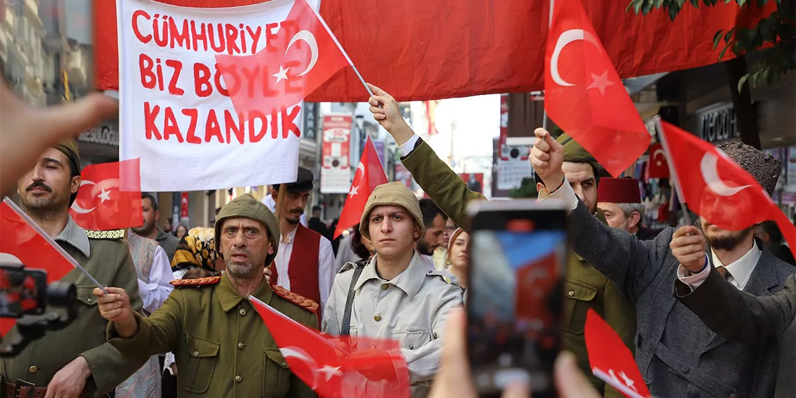 Cumhuriyetin sembol fotografi orduda canlandirildi 7038 dhaphoto3 - öne çıkan - haberton