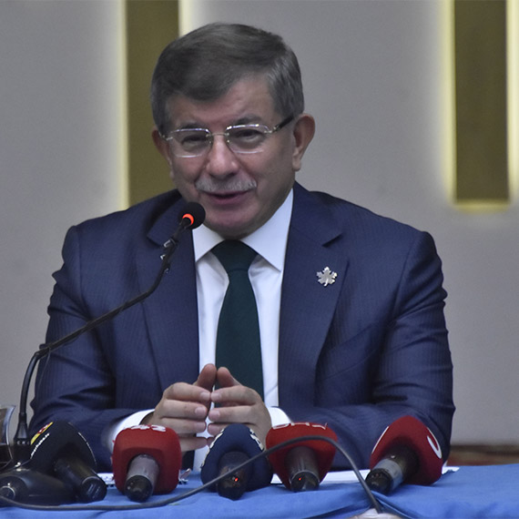 Mescid-i Aksa'nın dini karakterini yok etmeye çalışıyorlar