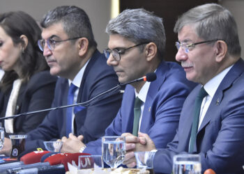 Mescid-i Aksa'nın dini karakterini yok etmeye çalışıyorlar