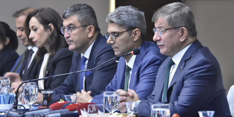 Mescid-i Aksa'nın dini karakterini yok etmeye çalışıyorlar