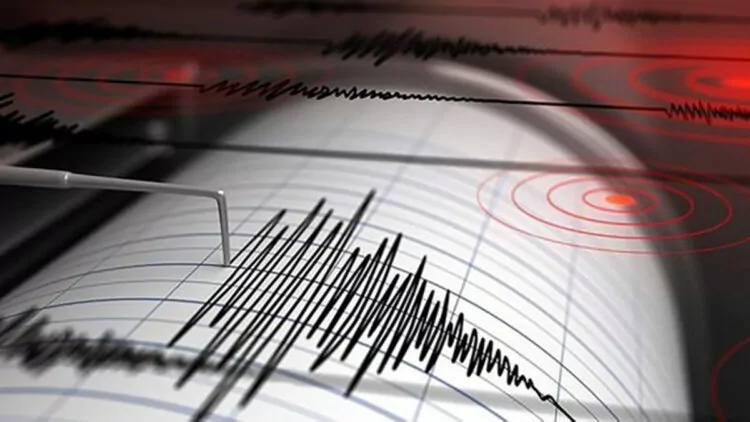 İzmir'de 3. 9 büyüklüğünde deprem