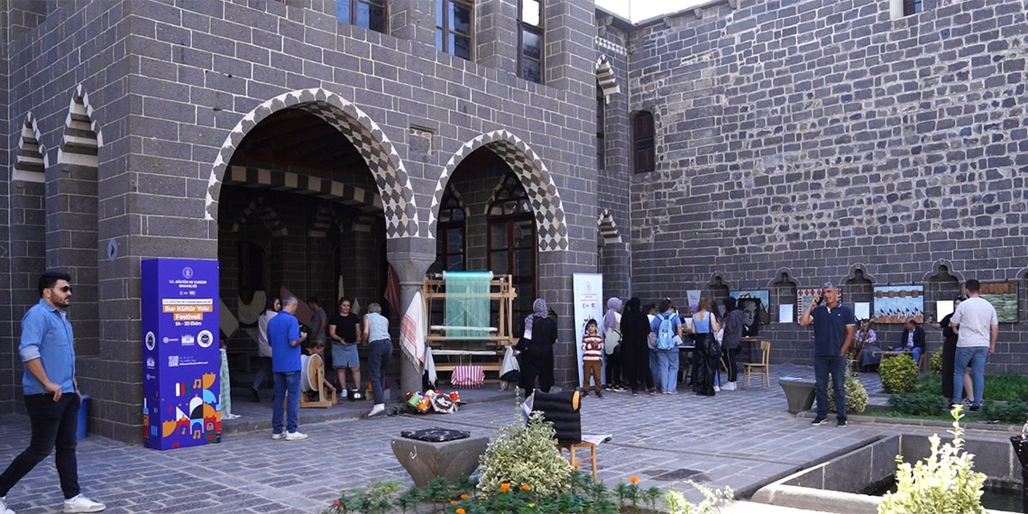 Diyarbakır'da Kültür ve Turizm Bakanlığı'nca 2'nci kez düzenlenen Sur Kültür Yolu Festivali'nin ilk 2 gününde, kentte 7 ton ciğer tüketildi.