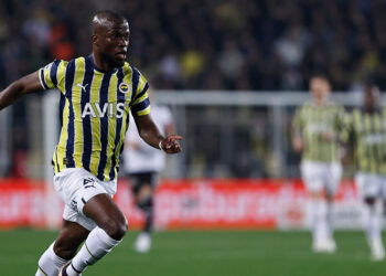Dört büyüklerden ayrılan futbolcular eski günlerini mumla arıyor