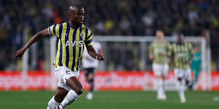 Dört büyüklerden ayrılan futbolcular eski günlerini mumla arıyor