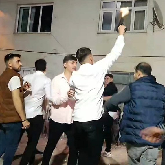 Düğünde havaya ateş açan magandayı arkadaşı uyardı
