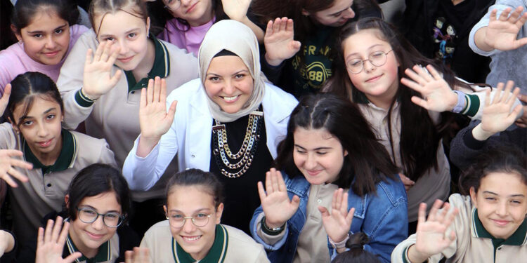 Tuba Dumlu dünyanın en iyi 50 öğretmeni arasına girdi