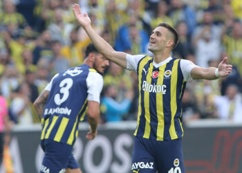 Her maçta aynı şeyler oluyor