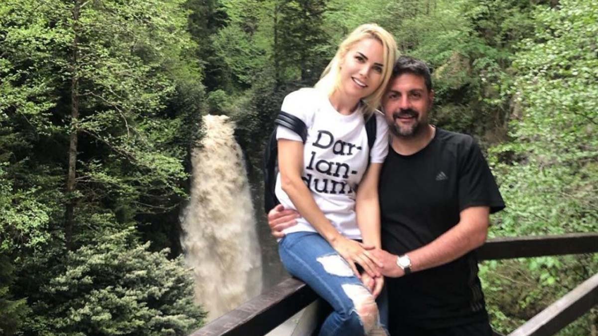 Beşiktaş Spor Kulübü eski yöneticisi ve ünlü sunucu Ece Erken'in eşi avukat Şafak Mahmutyazıcıoğlu cinayeti davası ertelendi.