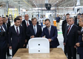Eczacıbaşı Yapı Gereçleri'nin yeni tesisleri açıldı