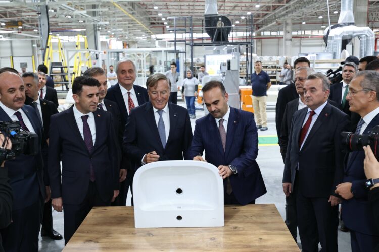 Eczacıbaşı Yapı Gereçleri'nin yeni tesisleri açıldı