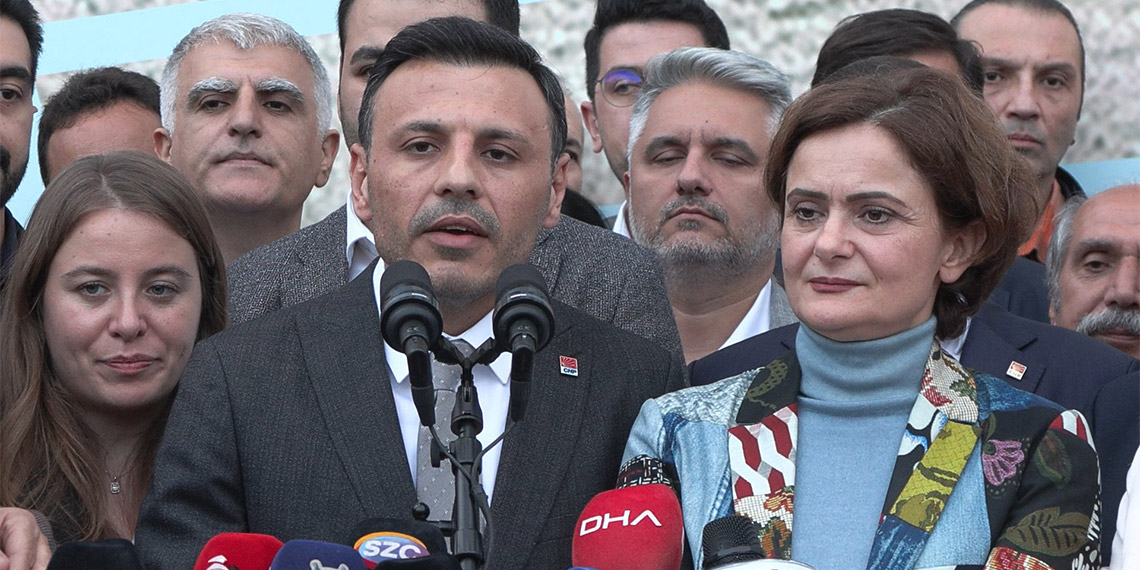 CHP'nin İstanbul'daki ilk kadın il başkanı olan Canan Kaftancıoğlu görevini Özgür Çelik'e devretti.