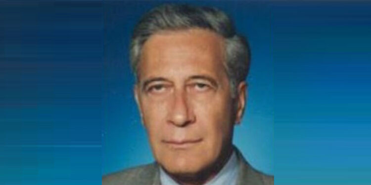 Emekli büyükelçi Ethem Kutlu Özgüvenç hayatını kaybetti