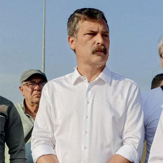 Türkiye İşçi Partisi (TİP) Genel Başkanı Erkan Baş, Gezi Davası'ndan tutuklu bulunan TİP Hatay Milletvekili Can Atalay için başlattığı, 'Özgürlük Yürüyüşü’ne Adana’da devam etti.