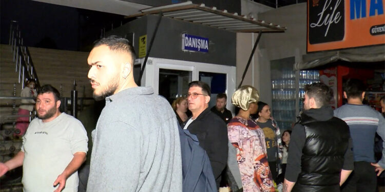 Esenyurt'ta 600 dairelik sitede elektrik krizi