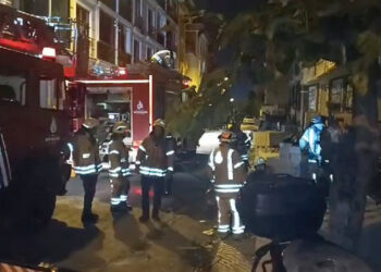 Esenyurt'ta binanın bodrum katında yangın