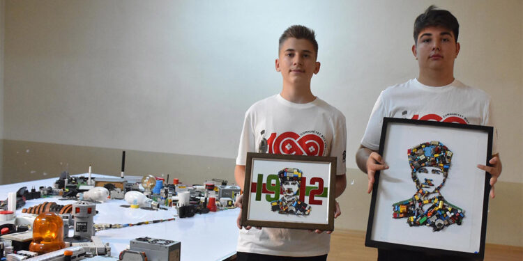 Elektronik malzemelerinden Atatürk portresi yaptılar