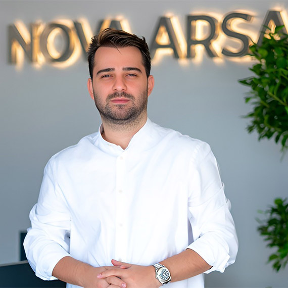 Nova Arsa Yönetim Kurulu Başkan Yardımcısı İbrahim Kolcuoğlu, "Ev sahibi olmak isteyenlere sosyal arsa projeleriyle alternatif sunuyoruz" dedi.