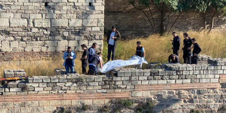 Topkapı Surlarında erkek cesedi bulundu