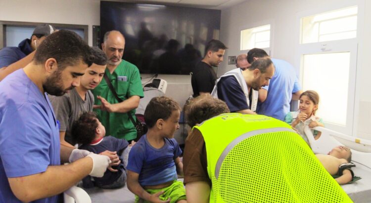 695 kişi Gazze'den tahliye talebi iletti