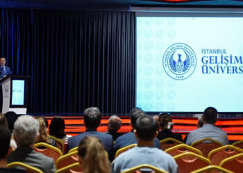Gelişim UWE 7. Uluslararası Ekonomi ve Finans Konferansı düzenlendi