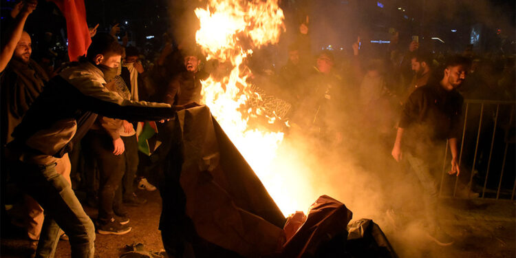 El-Ehli Babtist Hastanesi'nin hedef alınması İstanbul'da protesto edildi