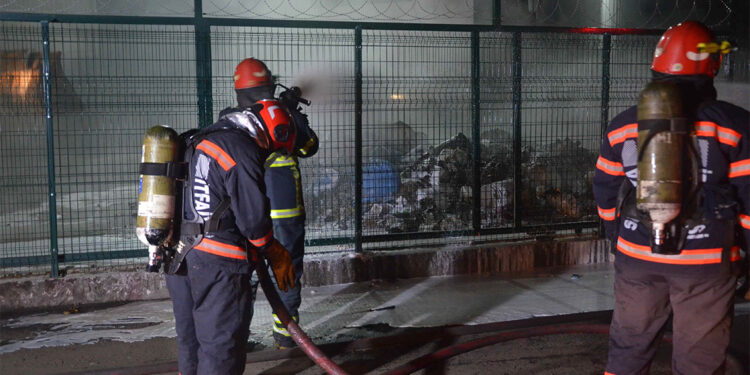 Sakarya'da geri dönüşüm fabrikasındaki yangın söndürüldü