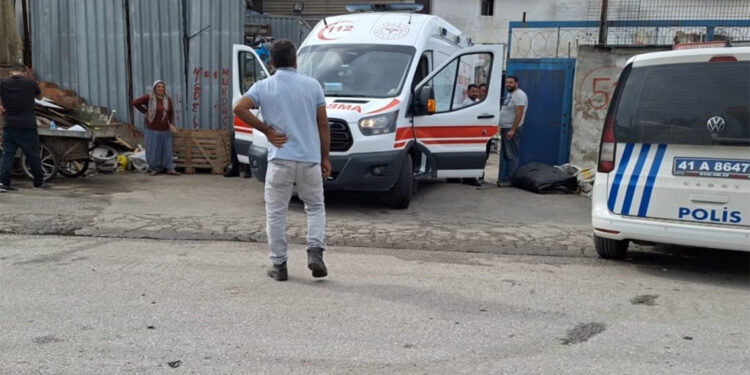 Üzerine hurda düşen işçi hayatını kaybetti