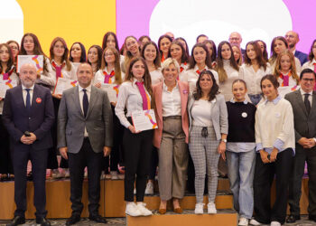 Global Engineer Girls ilk mezunlarını verdi