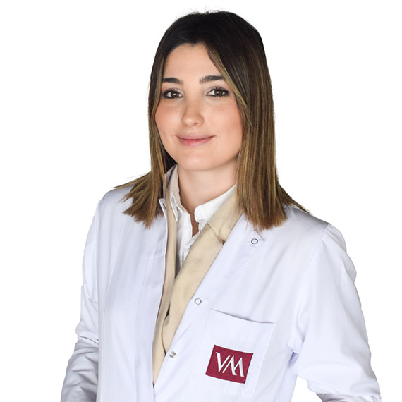 Uzman Klinik Psikolog Melike Akpınar Kadıoğlu, Gülümseyen depresyon tanısı alan kişilerin dışarıya karşı neşeli gözükseler de yalnız kaldıklarında çökkün duygu durumuna girebildiklerini ifade etti.