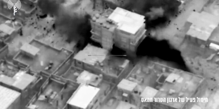 Gazze Şeridi'nde son 24 saatte 400'den fazla hedef vuruldu