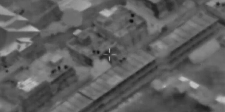 Hamas istihbaratına ait yerleşkeler vuruldu