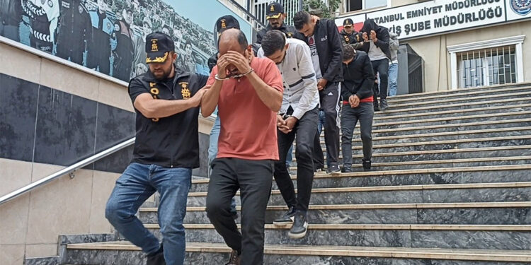 Otomobil hırsızlarına operasyon; 12 gözaltı