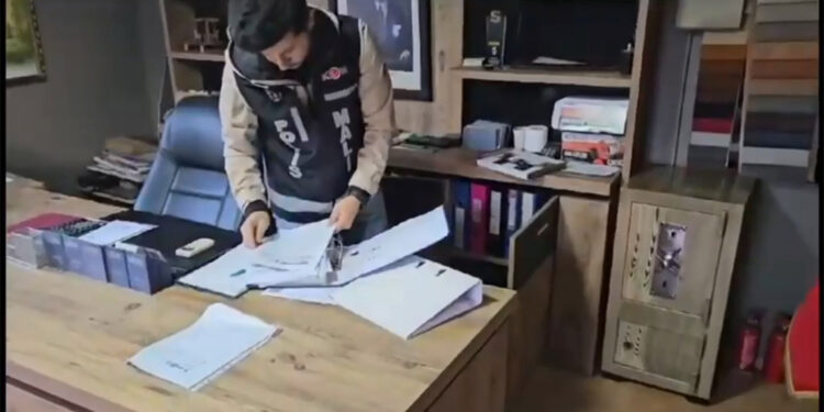 İstanbul'da tefecilere operasyon; 14 gözaltı