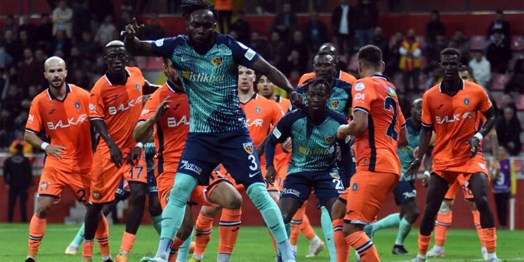 Kayserispor Başakşehir FK ile 0-0 berabere kaldı
