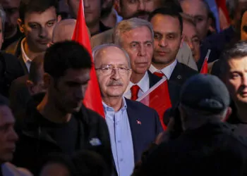 Kılıçdaroğlu, 1'inci meclis'ten anıtkabir'e yürüdü