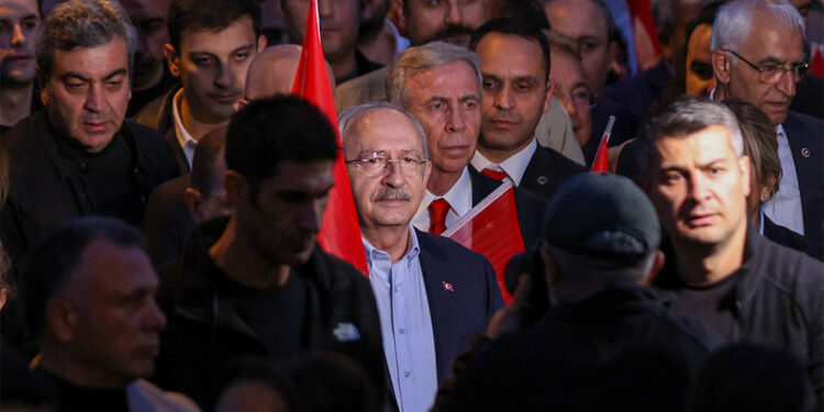 Kılıçdaroğlu, 1'inci Meclis'ten Anıtkabir'e yürüdü