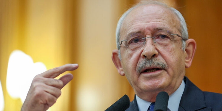 Hukuku katledenler, anayasa değişikliği için kapımıza gelmesin