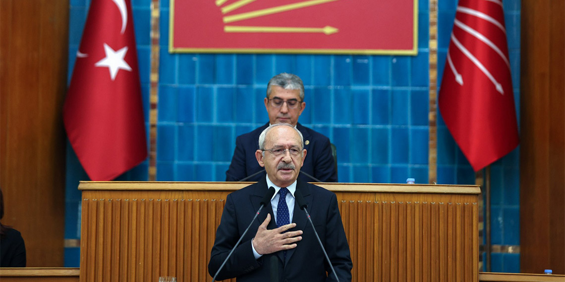 CHP Genel Başkanı Kemal Kılıçdaroğlu, "Can Atalay için Yargıtay kalktı ceza verdi. Değerli arkadaşlar bu hukuku katletmektir. Bunu yapanlar, anayasa değişikliği için kapımıza gelmesin" dedi.