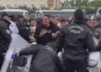 Beşiktaş taraftarına polisin silah çektiği iddiasına soruşturma