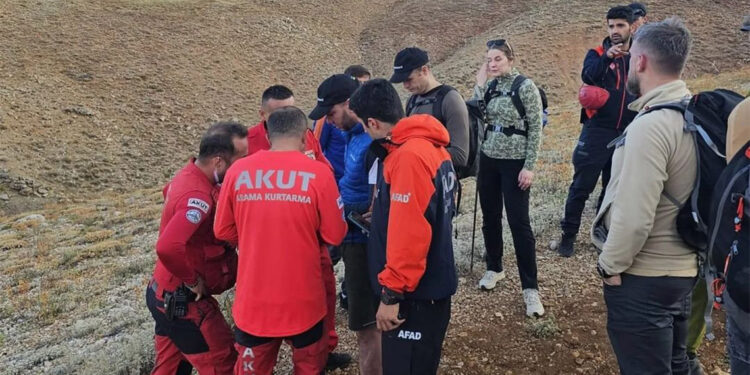 Litvanyalı dağcı uçurumdan düşüp öldü