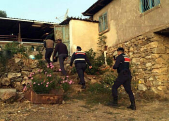 Manisa'da Kökünü kurutma operasyonu: 6 gözaltı